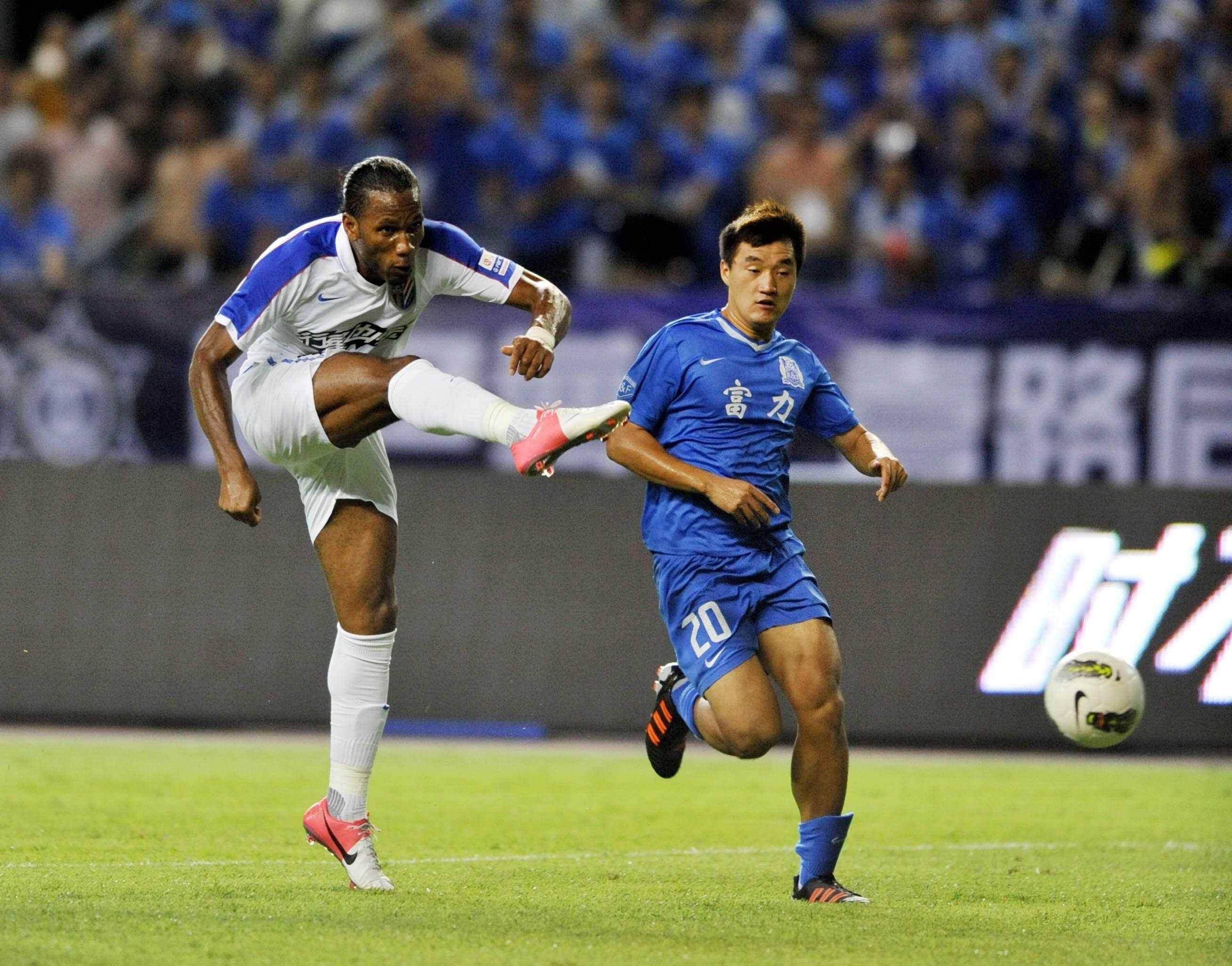 ayx中国官方网站 - 德罗巴在切尔西比赛中挺进下一轮，比分优势明显引发热议！